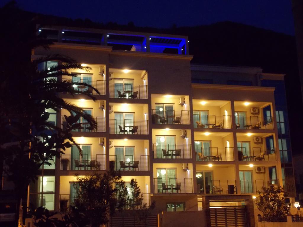 Apartments And Rooms Grand Palazzo Budva Exterior foto