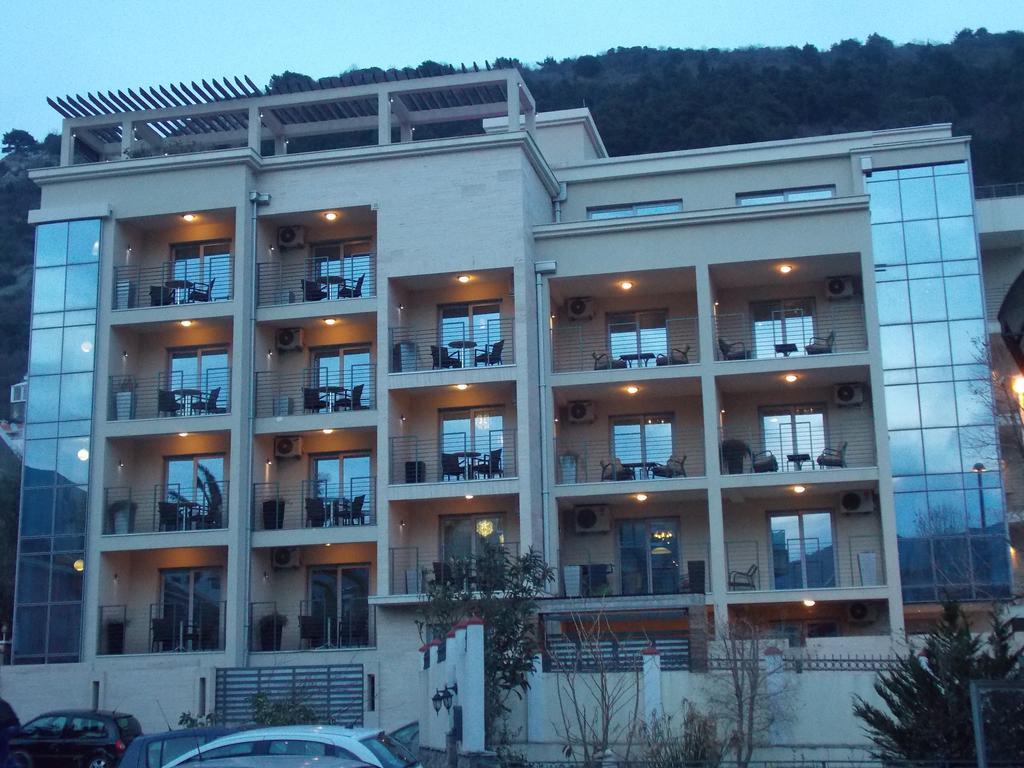 Apartments And Rooms Grand Palazzo Budva Exterior foto